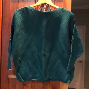 Green 3/4 sleeve sweater